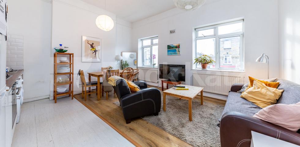 			VIDEO VIEWING AVAILABLE!, 4 Bedroom, 1 bath, 1 reception Flat			 Hornsey Road, HOLLOWAY